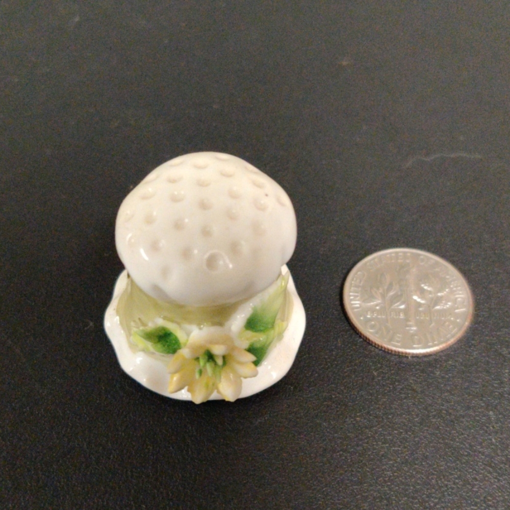 Enesco flower bonnet thimble